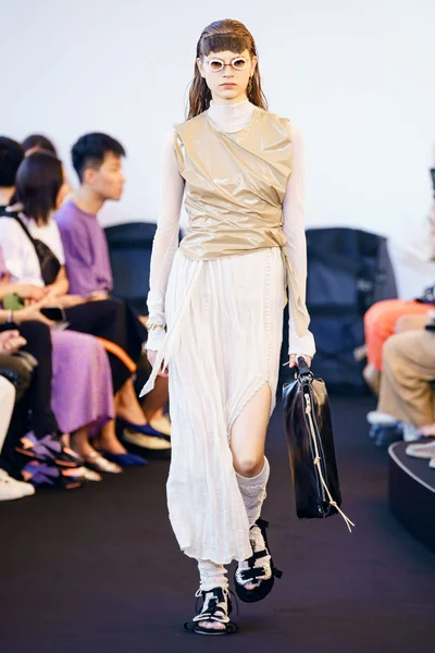 Look 11